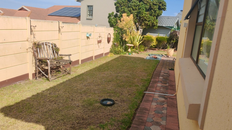 3 Bedroom Property for Sale in Reebok Western Cape
